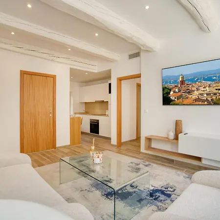 Elegant Apartment-ac-1br-2p- Center Apartament